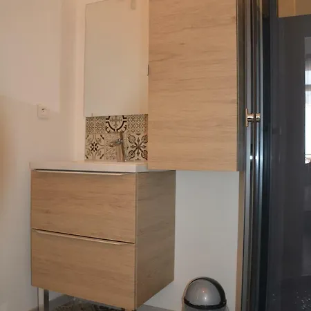 Wilson Apartment *